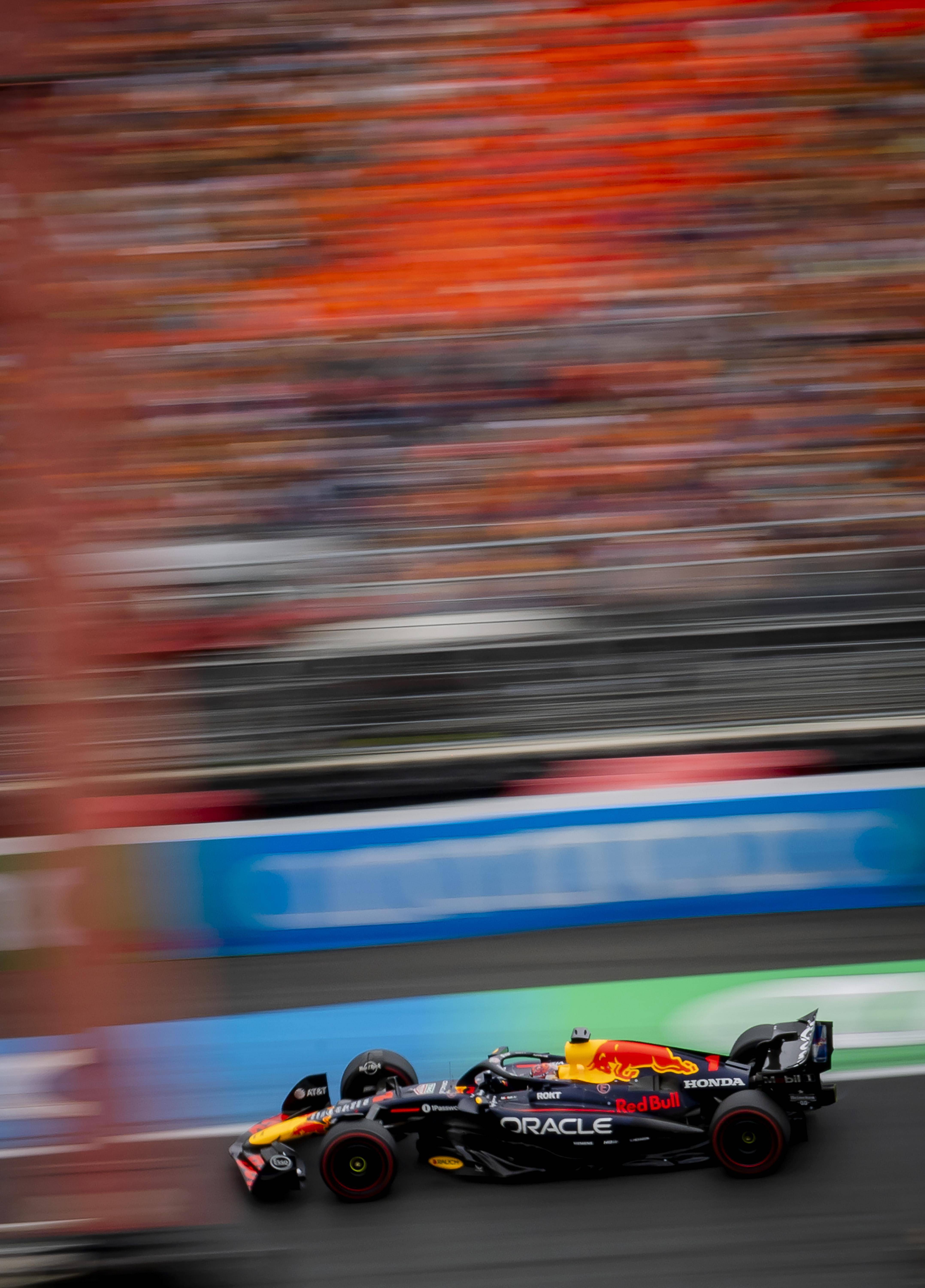 红牛车队绝杀威廉姆斯，皮亚斯特里扛起全队