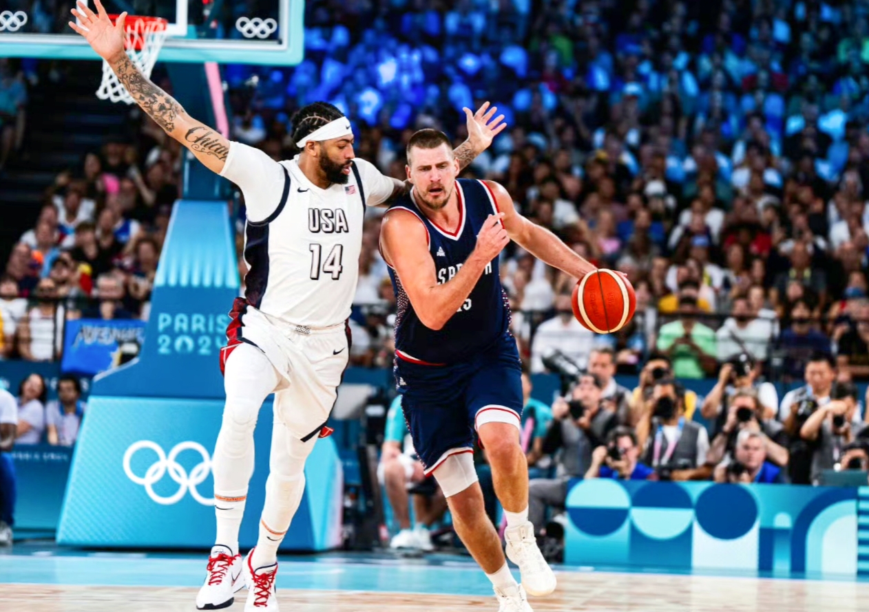 美国男篮险胜塞尔维亚男篮,布拉德利打破历史纪录 美国男篮险胜塞尔维亚男篮,布拉德利打破历史纪录