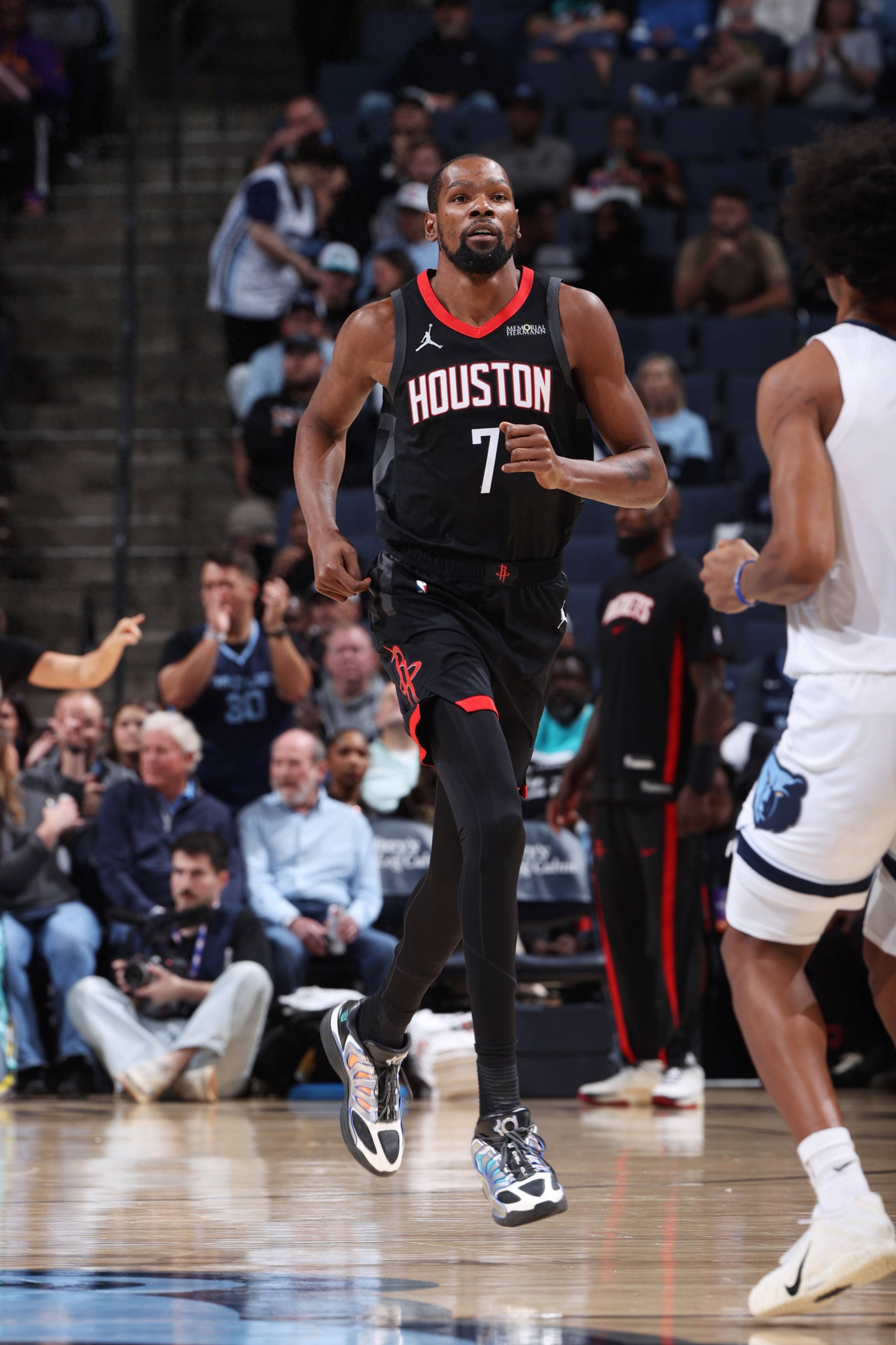 火箭横扫灰熊,西亚卡姆扛起全队 火箭横扫灰熊,西亚卡姆扛起全队