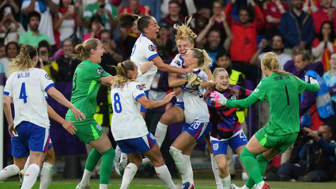 欧洲女足精英联赛收官,晋级队伍出炉 欧洲女足精英联赛收官,晋级队伍出炉