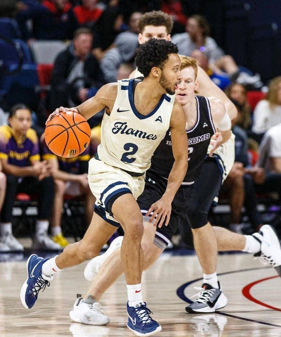 步行者完胜尼日利亚男篮,巴图姆一己之力扛起全队 步行者完胜尼日利亚男篮,巴图姆一己之力扛起全队