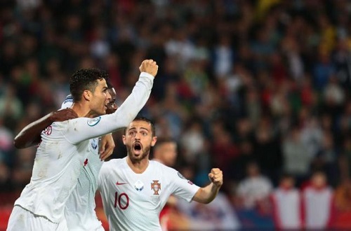 葡萄牙轻取希腊，欧预赛首胜报道