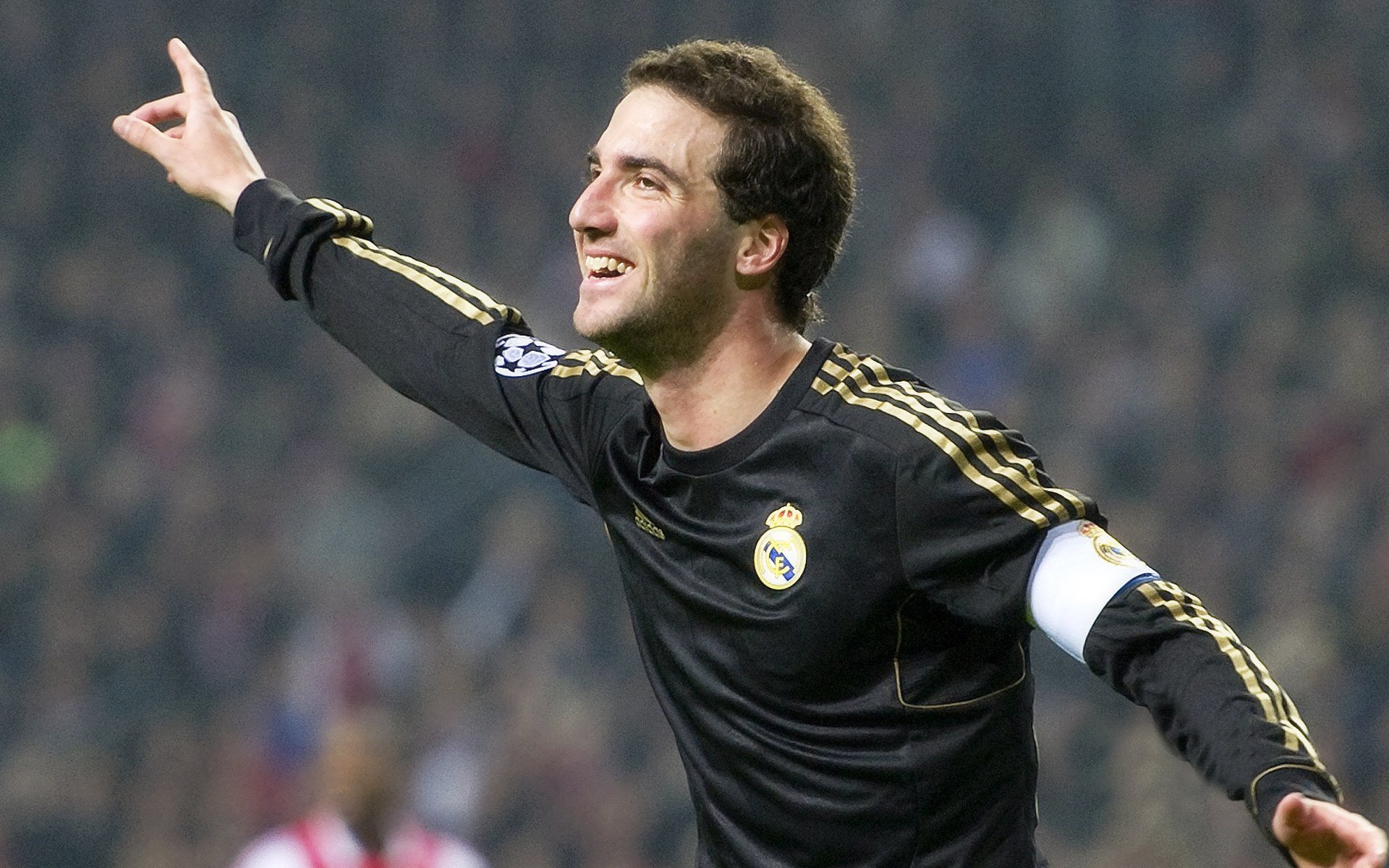 雷霆万钧，德罗赞统治全场，横扫广东队背后的唯一性